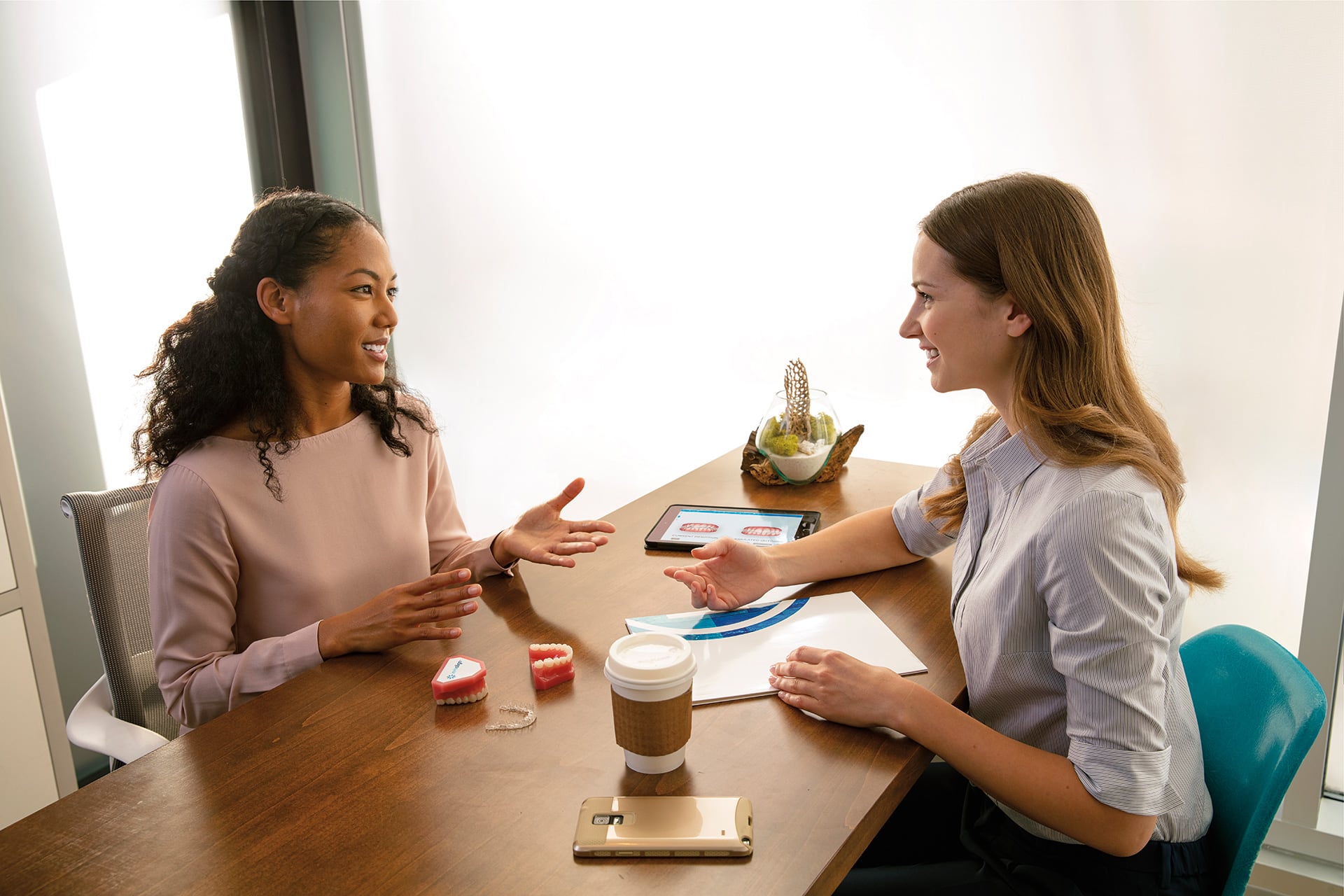 Doctors-Discussing-Treatment—2-HR
